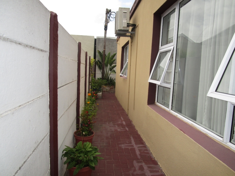 4 Bedroom Property for Sale in Lansdowne Western Cape